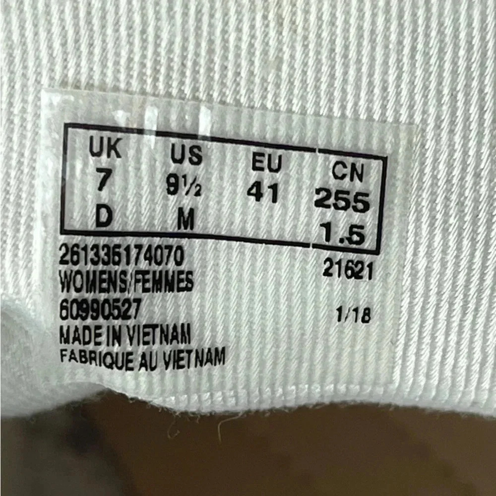 Clark’s Women’s Canvas Ankle Tie Shoes Light Tan Casual Size 7 - Picture 8 of 8